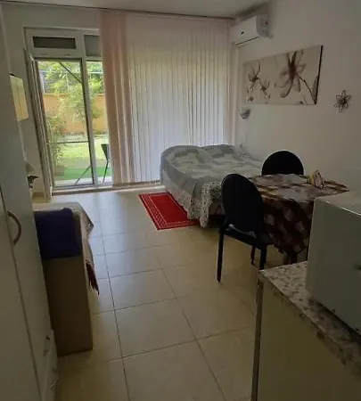уютная квартира-студия в старом поморие, болгария Apartment *