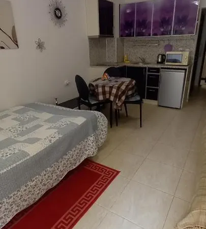 уютная квартира-студия в старом поморие, болгария Apartment *